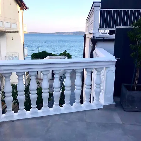 Diana Apartment *