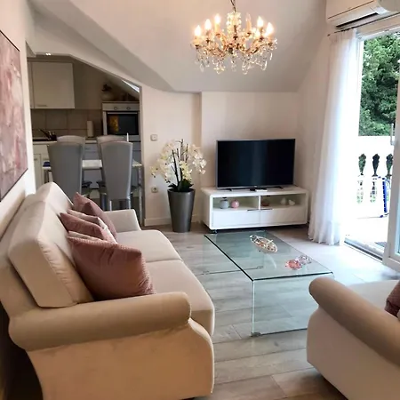 Diana Apartment